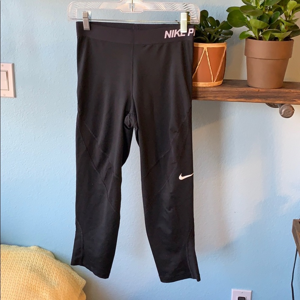 Nike-Pro Capri Leggings